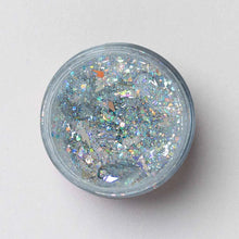Galaxie Glister, Striking