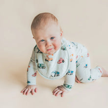 Cushy Bib in City Vehicles