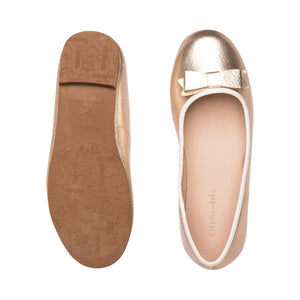Camille Flats, Gold
