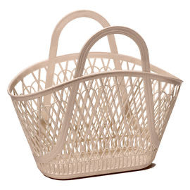 Betty Basket, Latte